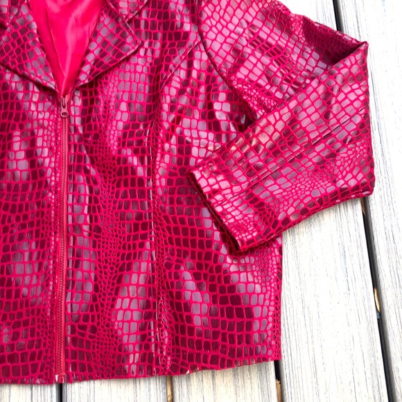 Selene sport faux snakeskin crocodile print maroon red burgundy collared jacket - Picture 3 of 8